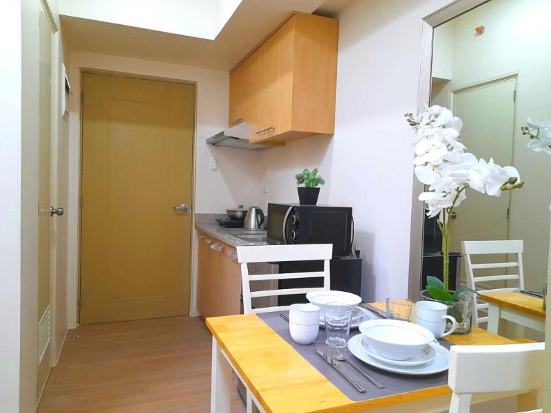 Laureano Di Trevi Tower Aparthotel Манила Екстериор снимка