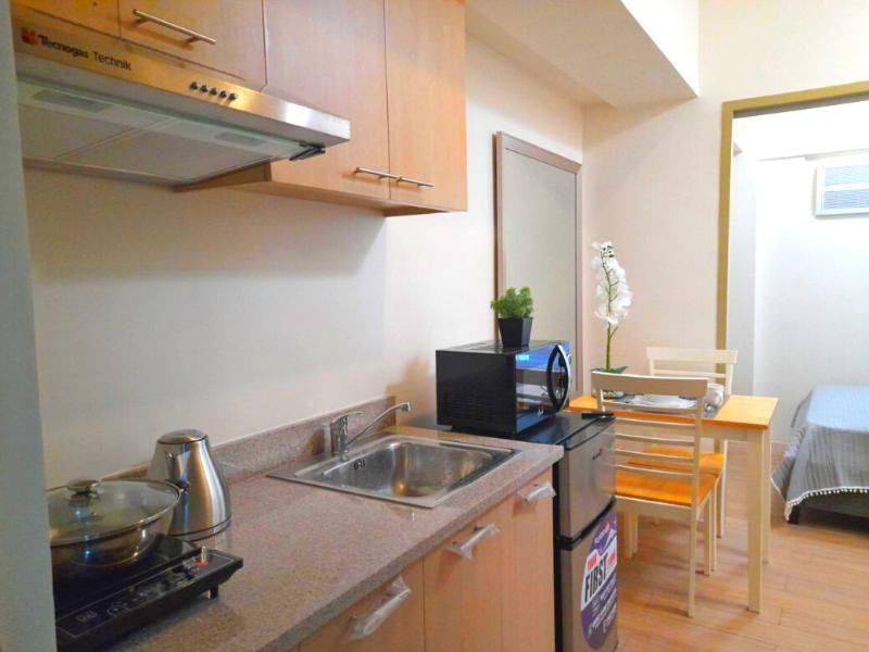 Laureano Di Trevi Tower Aparthotel Манила Екстериор снимка